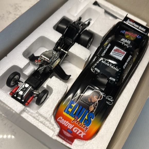 JOHN Force 1/24 Castrol GTX 6 Time Winston NHRA Champion - Picture 5 of 7